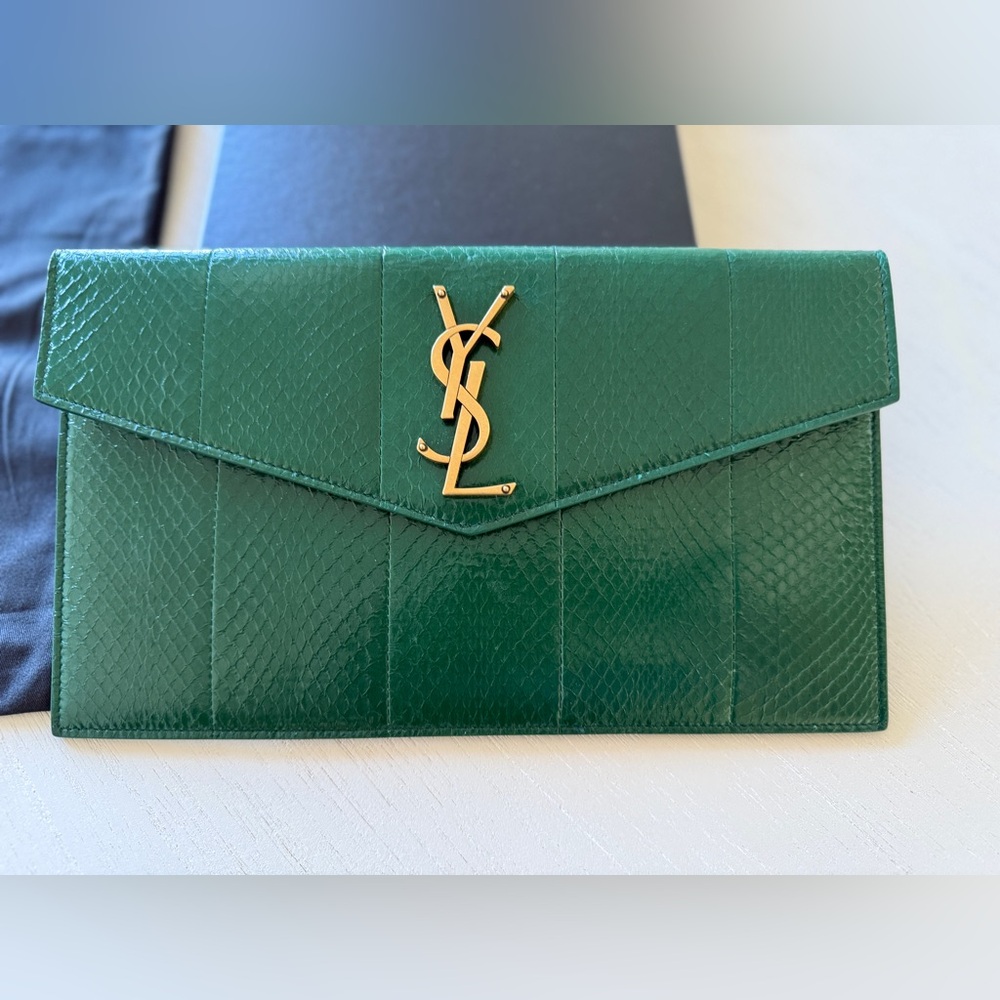 SAINT LAURENT Ayers Monogram Pouch Verte Prarie GREEN
Used once 6.5” by 10.5”
